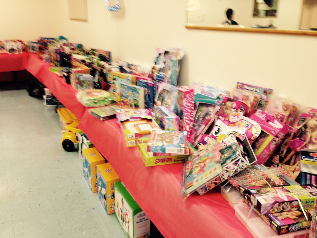 Brick Elks Lodge 2151 donates food, toys to local needy families for Christmas. (Photo: Brick Elks)