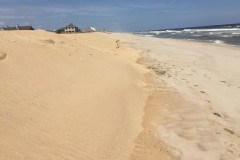 An up to six foot drop near the steel wall revetment at Brick Beach III. (Photo: Daniel Nee)
