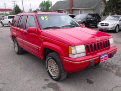 A vehicle similar to one involved in a Jan. 2016 hit-and-run accident in Toms River. (Credit: TRPD)