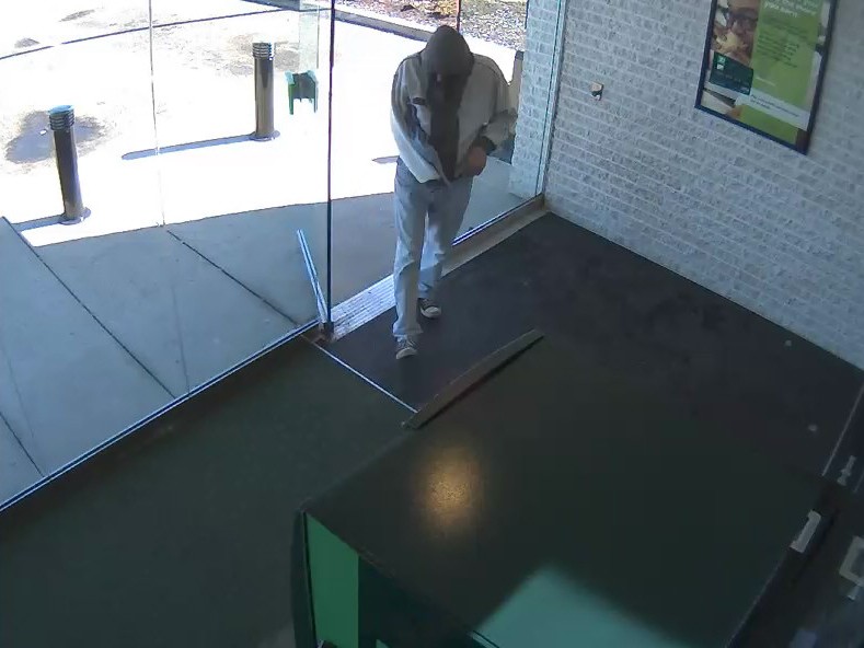 The suspect in a robbery of the TD Bank in Brick, Feb. 22, 2016. (Photo: Brick Twp. Police)