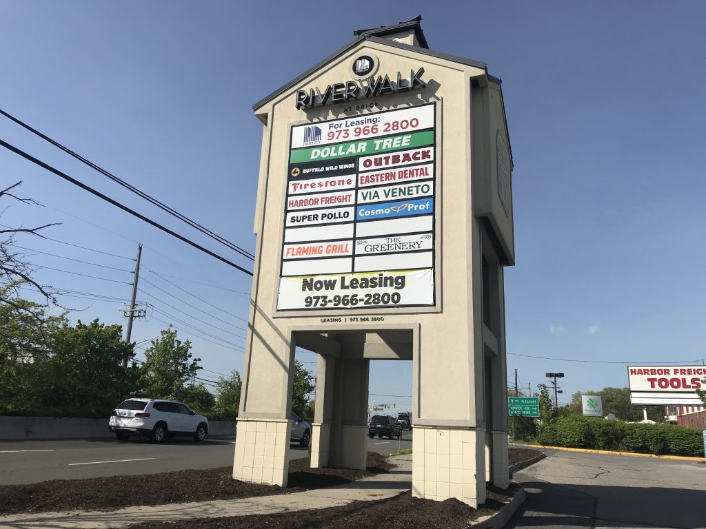 The Riverwalk shopping center, Brick, N.J. (Photo: Daniel Nee)