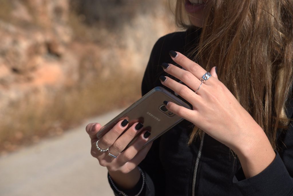 Mobile phone. (Credit: Hanna Vaknin/ Flickr)