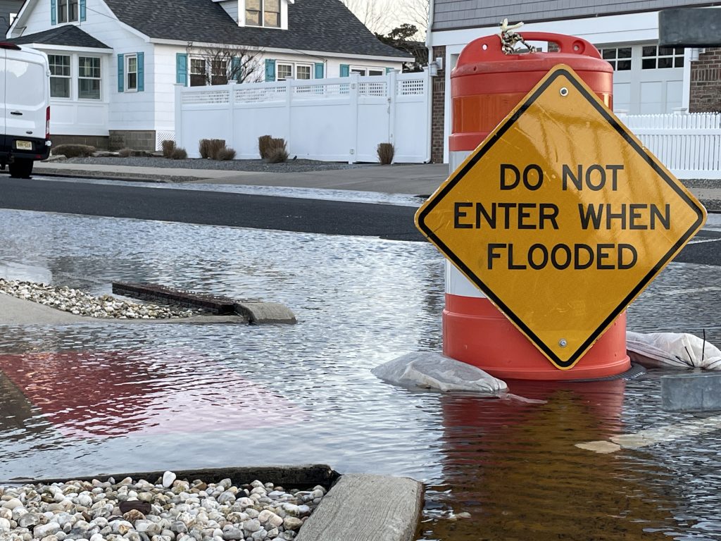 Flooding in the Normandy Beach neighborhood, Jan. 2021. (Photo: Daniel Nee)
