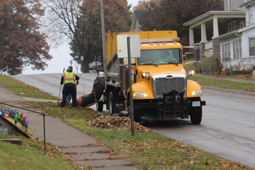 A leaf vacuum truck at work in Muscatine, Iowa. (Photo: City of Muscatine)
