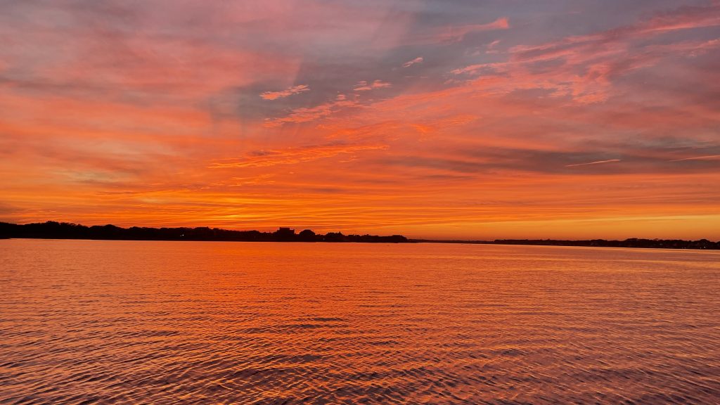 A sunset on Barnegat Bay, Nov. 7, 2021. (Photo: Daniel Nee)