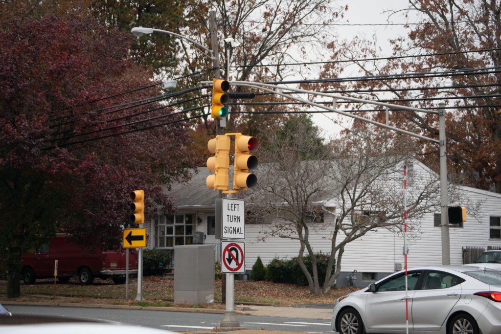 The residential home at 129 Chambers Bridge Road proposed to be demolished in favor of a Smoothie King restaurant. (Photo: Daniel Nee)