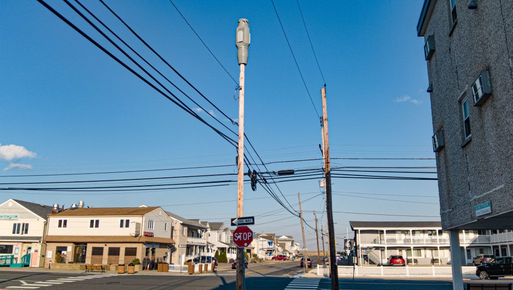 5G network infrastructure along Route 35 in Ocean County, N.J. (Photo: Daniel Nee)