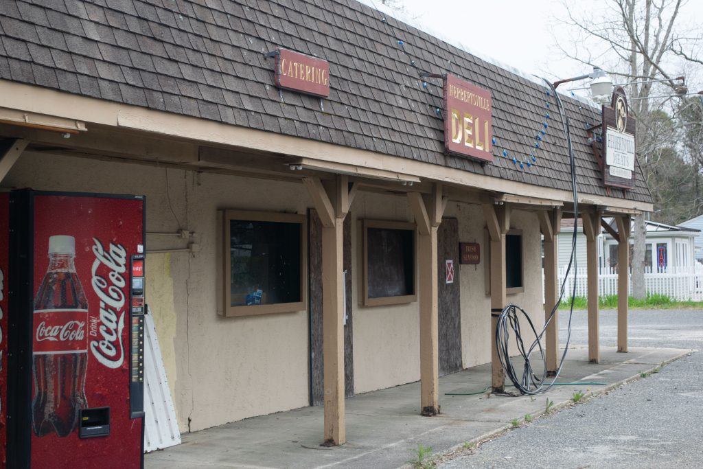 The former Herbertsville Deli on Herbertsville Road, Brick, N.J., April 2022. (Photo: Daniel Nee)