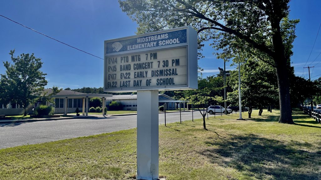Midstreams Elementary School. (Photo: Daniel Nee)