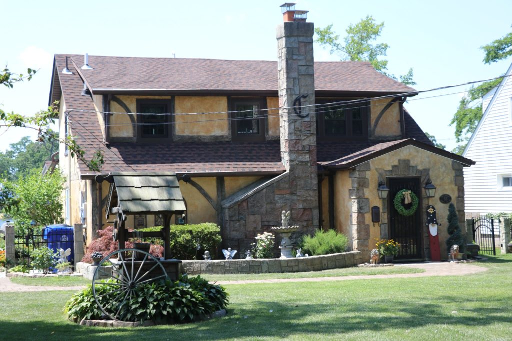 The Brick Garden Club's 2022 Garden Tour. (Photo: Township of Brick)