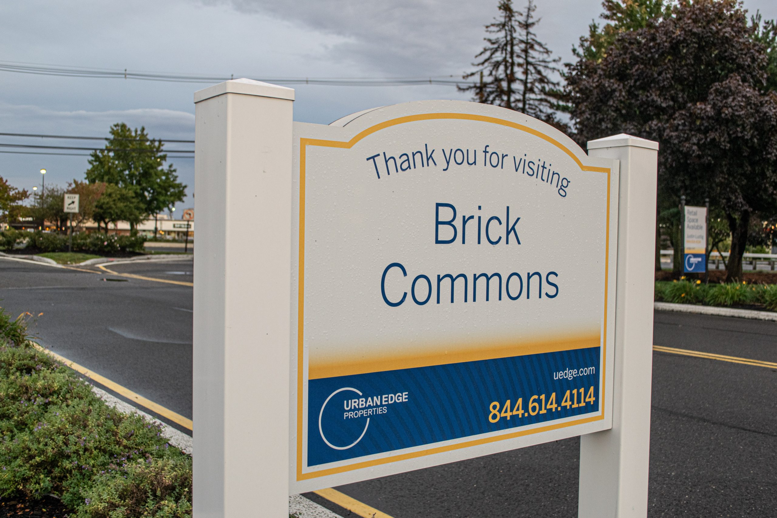 The 'Brick Commons' shopping center, anchored by Kohl's and ShopRite. (Photo: Daniel Nee)
