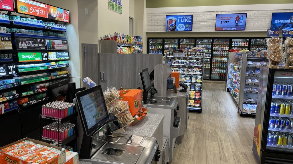 Royal Farms in Brick, N.J., hours after it opened at midnight Dec. 8, 2022. (Photo: Daniel Nee)