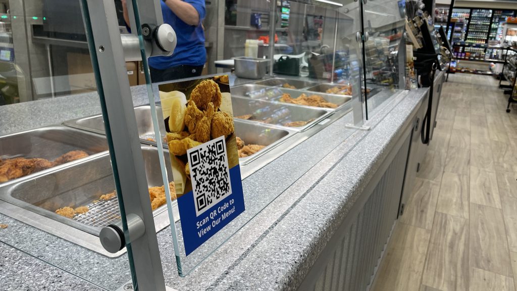 Royal Farms in Brick, N.J., hours after it opened at midnight Dec. 8, 2022. (Photo: Daniel Nee)