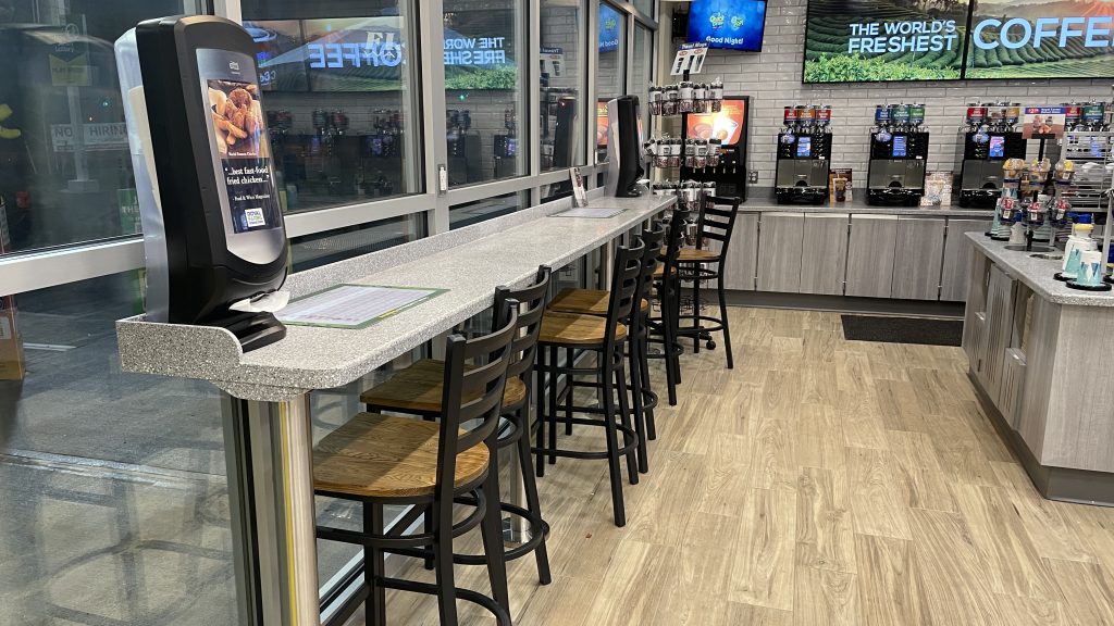 Royal Farms in Brick, N.J., hours after it opened at midnight Dec. 8, 2022. (Photo: Daniel Nee)