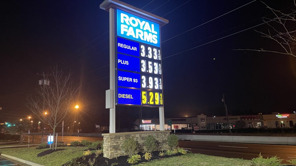 Royal Farms in Brick, N.J., hours after it opened at midnight Dec. 8, 2022. (Photo: Daniel Nee)