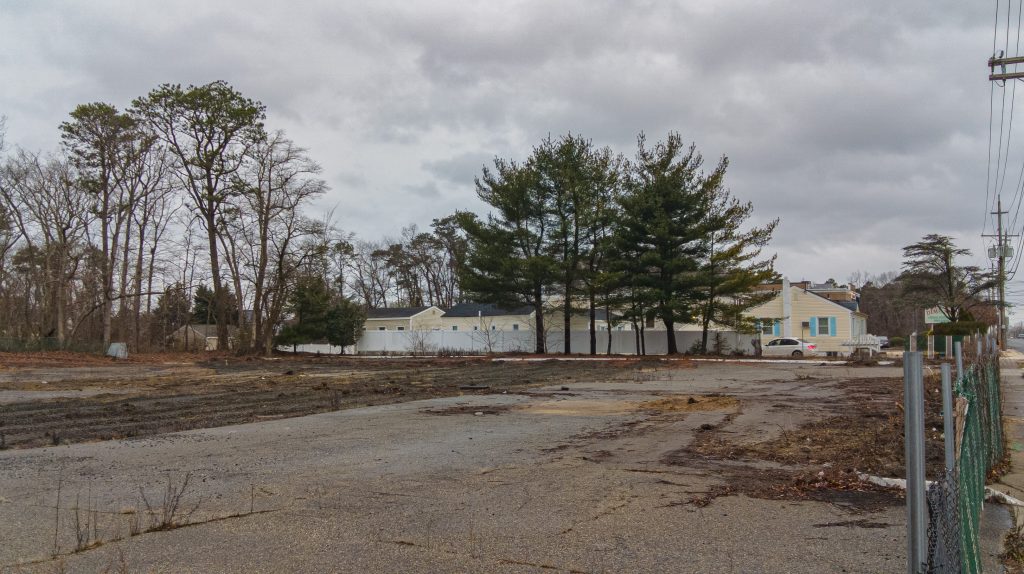 A former Lukoil station on Route 88 and Jordan Road in Brick, proposed to be developed as a self-storage facility, Feb. 2023. (Photo: Daniel Nee)