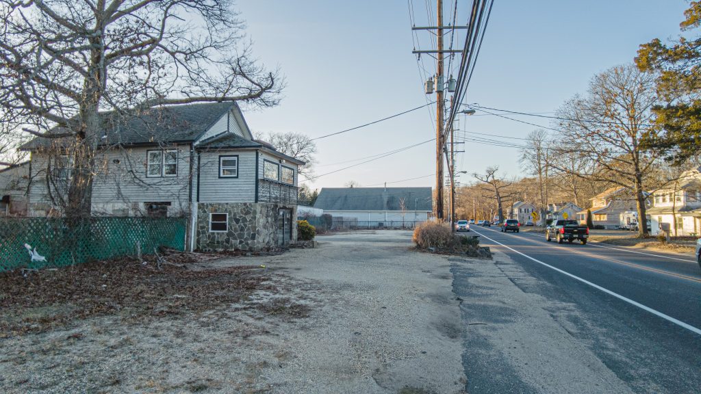 The properties at 305/307 Drum Point Road, proposed for development. (Photo: Daniel Nee)