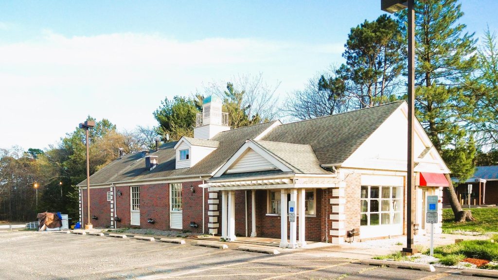 The former Brick Friendly's restaurant at 741 Brick Boulevard. (Credit: Real Estate Listing)